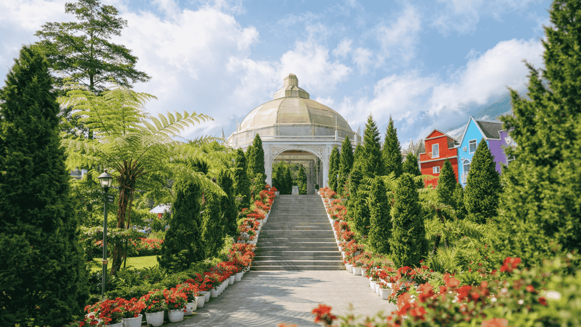 WISATA SANTERRA DE LAPONTE MALANG: TAMAN BUNGA ALA EROPA DI JAWA TIMUR