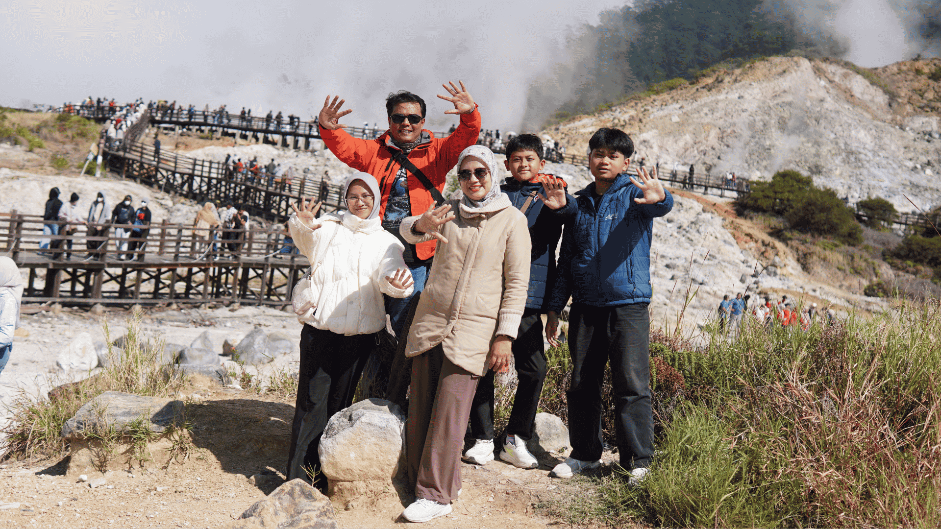 Takut kedinginan saat liburan ke Dieng? Justru suhu ekstremnya bisa menjadi bagian paling menarik dari perjalanan.